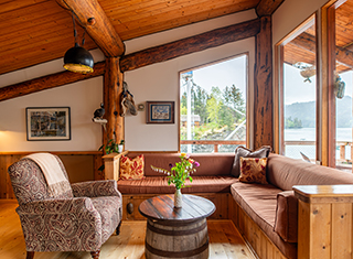 Kachemak Bay Wilderness Lodge Living Room